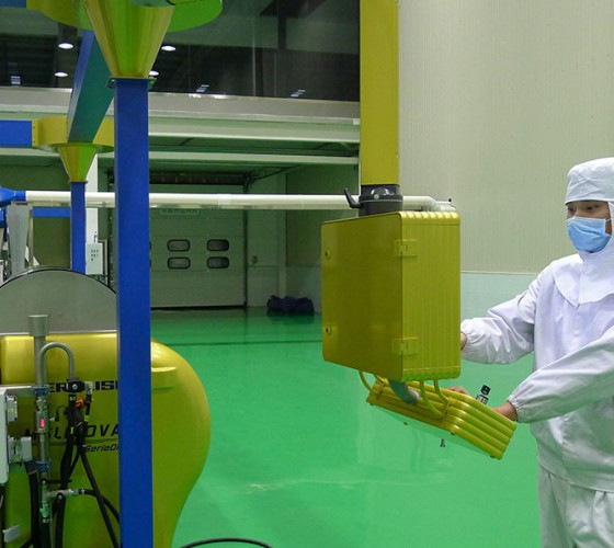 公司擁有三條原裝進口冷榨橄欖油加工生產線，兩條德國福樂偉和一條意大利貝亞雷斯單一品種生產線，日加工鮮果能力達560噸，通過低溫純物理冷榨最大..